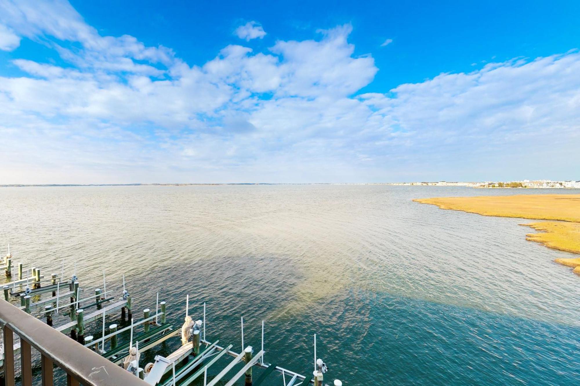 Pintail Point Condos Ошен Сити Номер фото